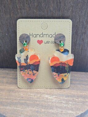 NWT Arrowhead Cactus Desert Earrings Pierced Southwest Acrylic Glass Beads OOAK